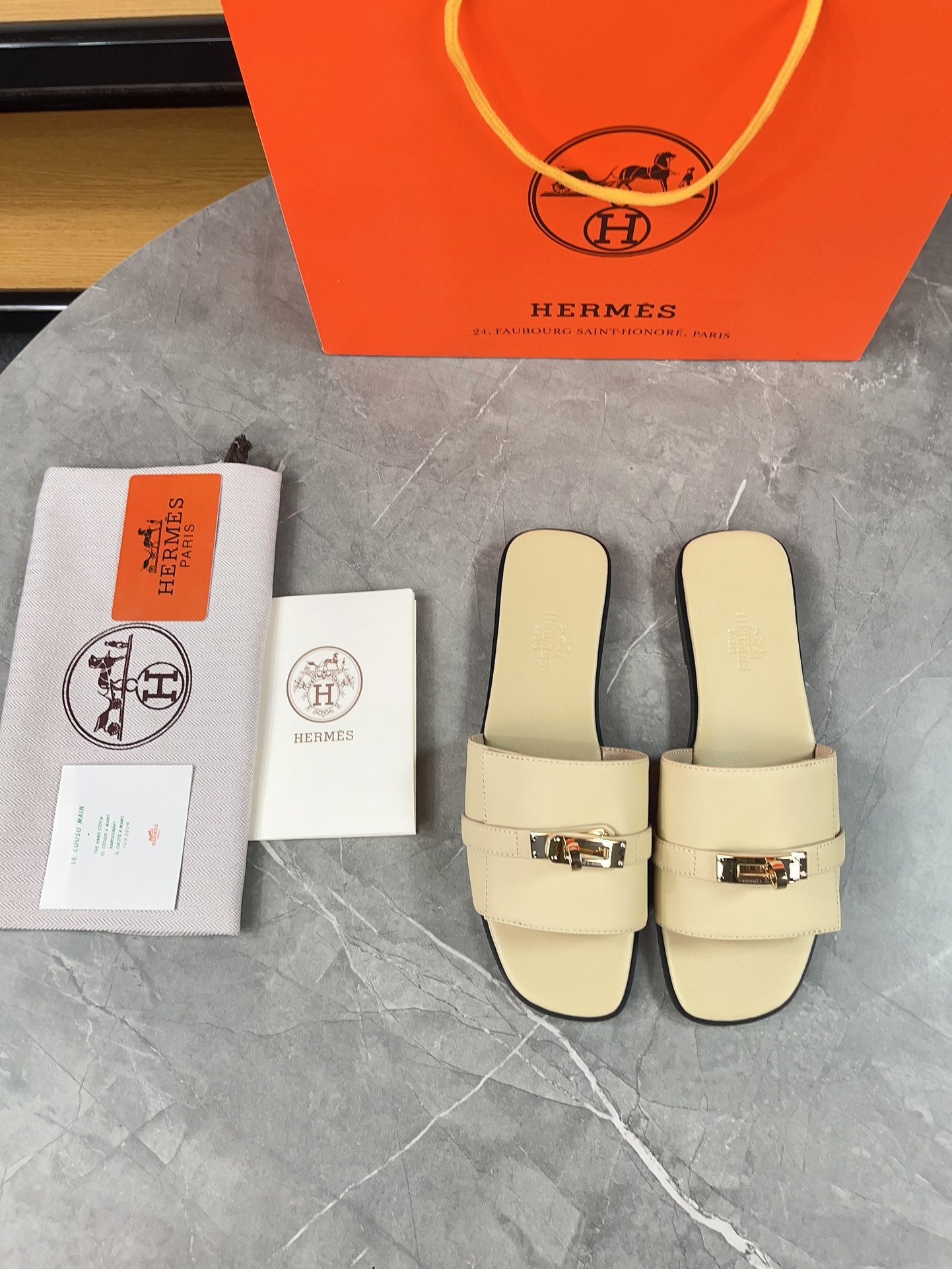 HM 26s Giulia Sandal Kelly Buckle Leather 936453