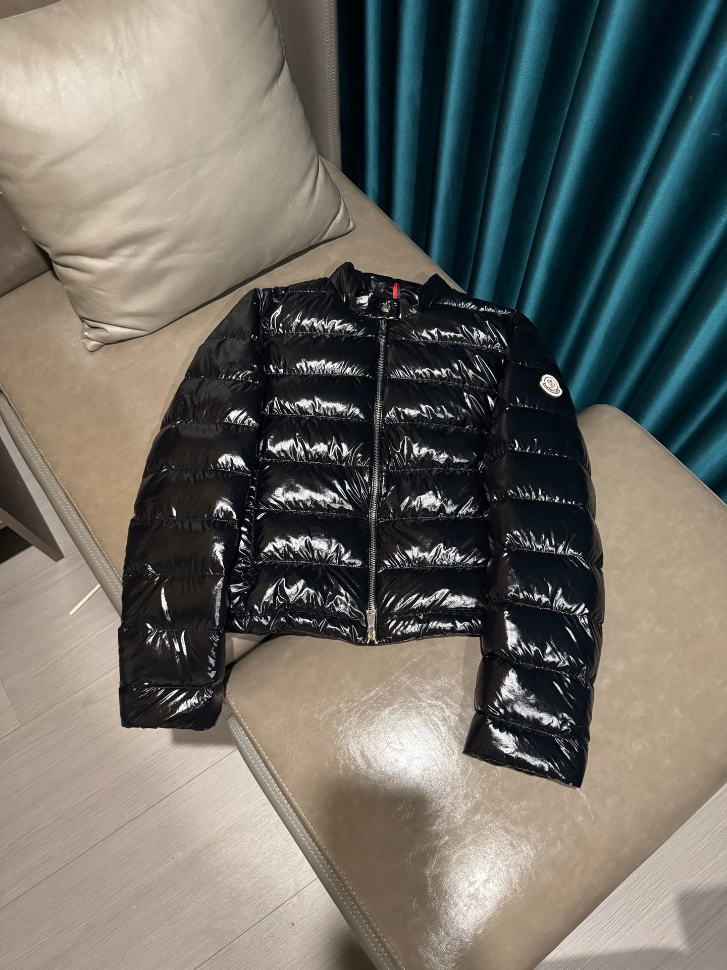 MC 26s Down Jacket Glossy Nylon 439606